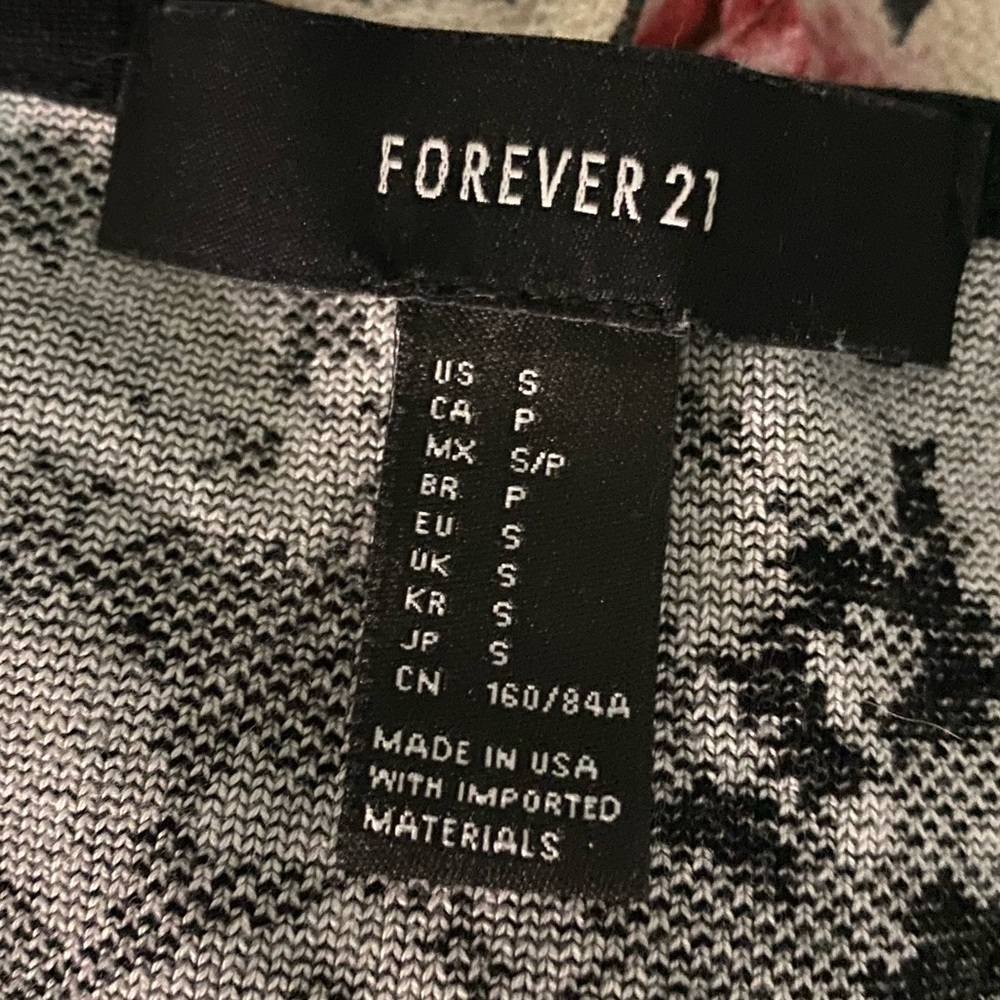 Cropped Sweater - Picture 2 of 5